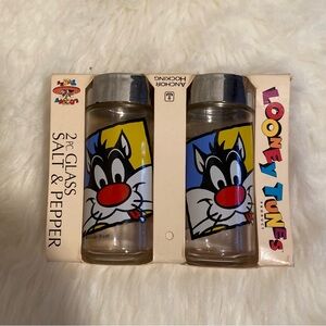 NWOT 1994 Anchor Hocking Sylvester 2 pc set